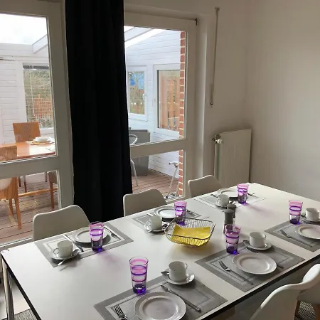 Baumberger Ferienhaus Mit Garten & Wintergarten Mit 3 Schlafzimmern & 2 Baedern Hébergement de vacances *