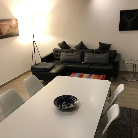 Baumberger Ferienhaus Mit Garten & Wintergarten Mit 3 Schlafzimmern & 2 Baedern Hébergement de vacances *