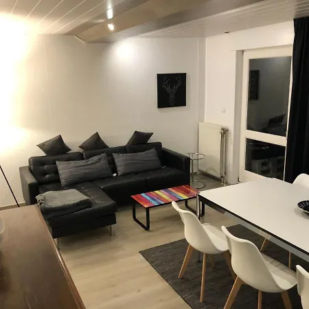 Baumberger Ferienhaus Mit Garten & Wintergarten Mit 3 Schlafzimmern & 2 Baedern Hébergement de vacances Nottuln