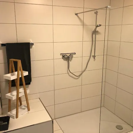 Baumberger Ferienhaus Mit Garten & Wintergarten Mit 3 Schlafzimmern & 2 Baedern