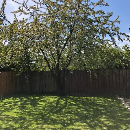 Baumberger Ferienhaus Mit Garten & Wintergarten Mit 3 Schlafzimmern & 2 Baedern